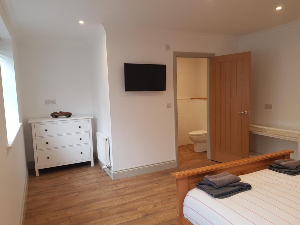 The New Forest Manor Apartment ليمنجتون المظهر الخارجي الصورة
